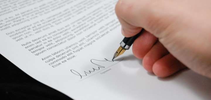Are electronically signed contracts the same as wet signature contracts?